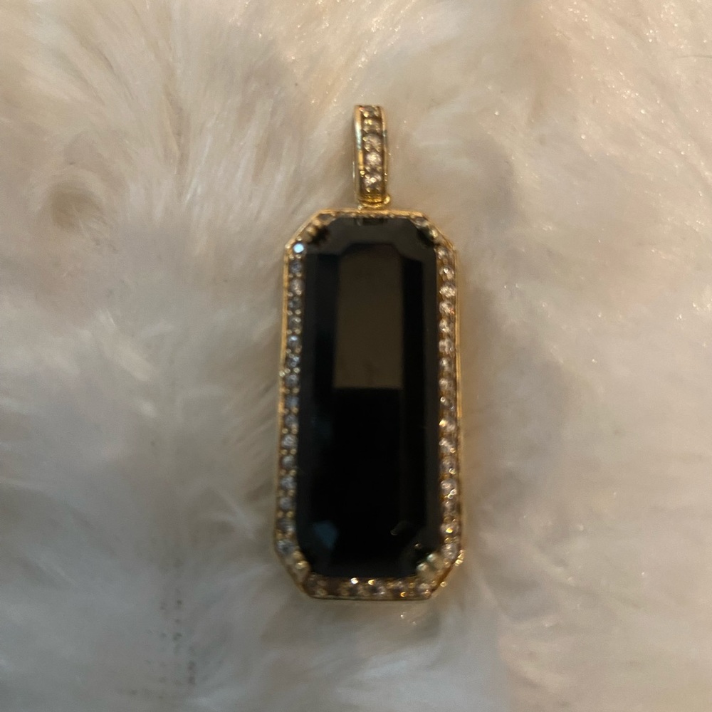 Elegant Black Onyx and Gold Pendant Necklace